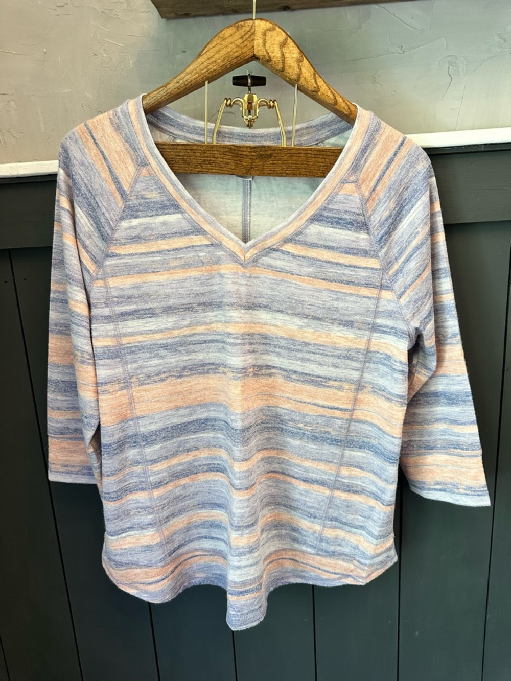 Christopher & Banks Women’s Striped V-Neck Top Blue Peach Stripe XL